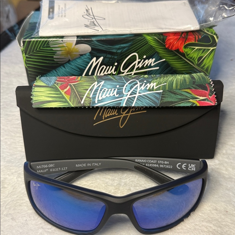 NWT Maui Jim KANAIO COAST MJ0766-002 Black Wrap Sunglasses Blue Hawaii